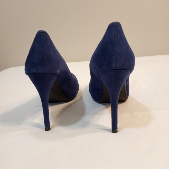 BCBG BLUE SUEDE HUGH HEEL PUMPS WOMEN SIZE 9.5 - Picture 4 of 7